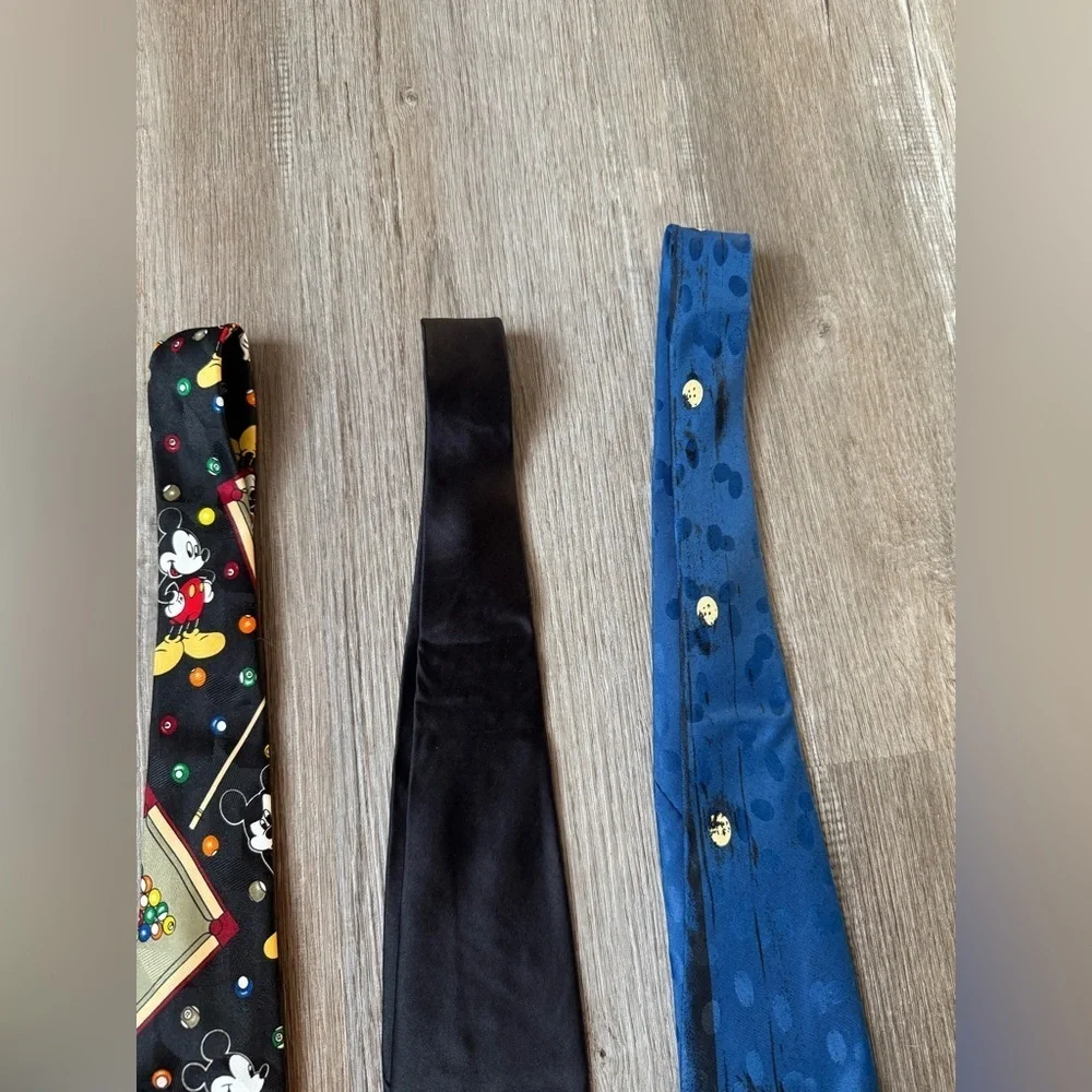 VTG DISNEY Mickey Tie Lot Dress Ties Multi Color LOONEY TUNES Pool Football